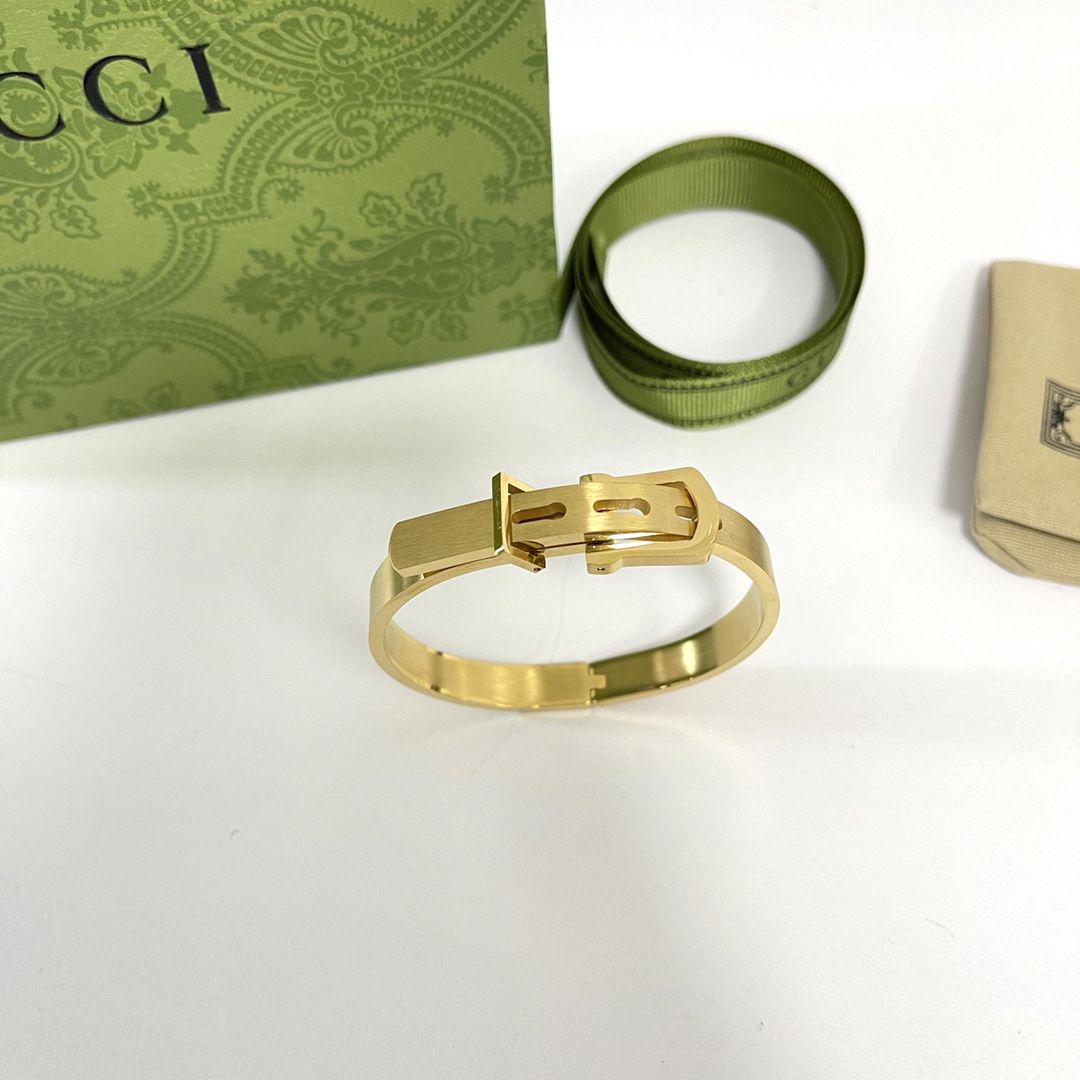Gucci gold leather bracelet