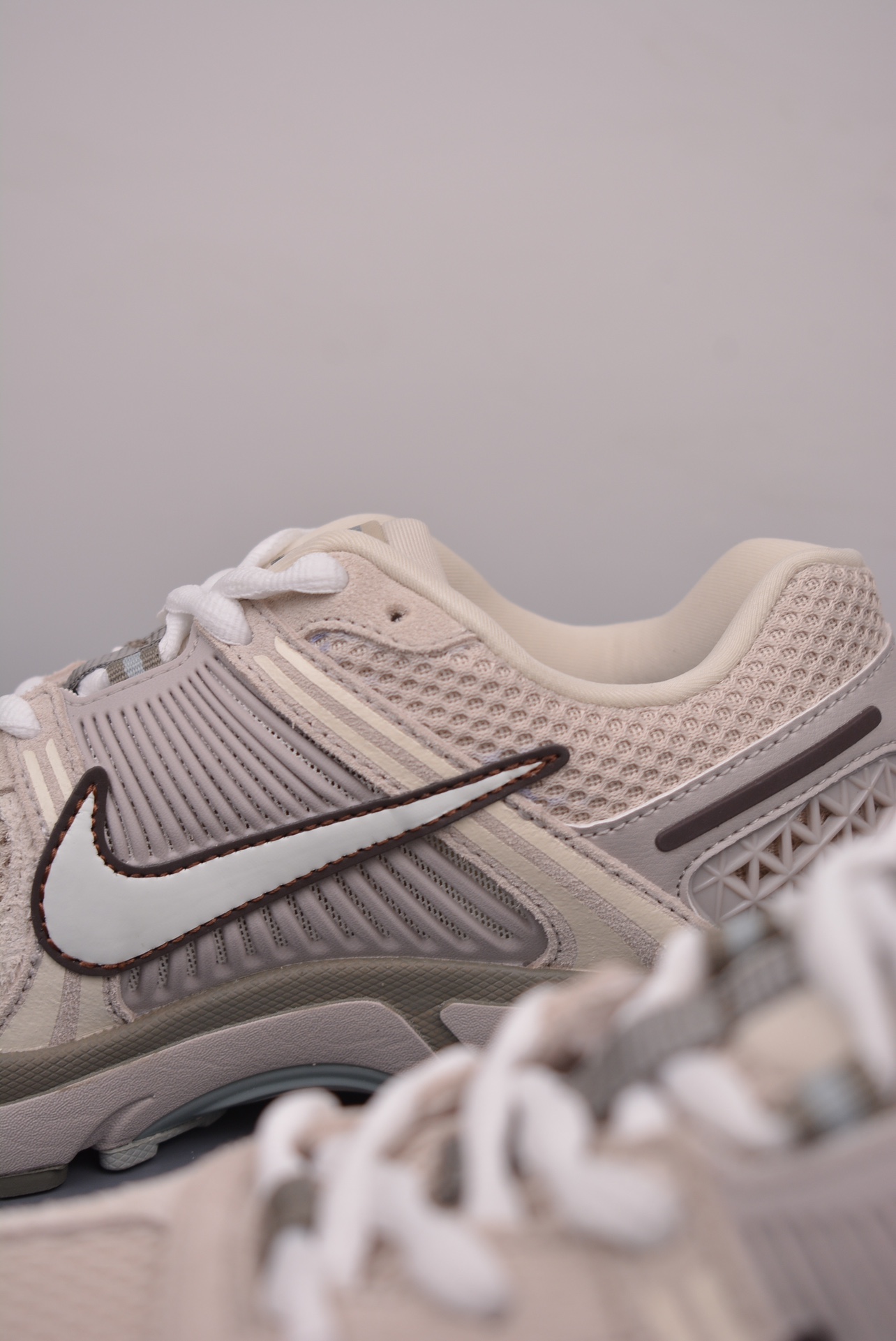 Nike Zoom Vomero 5Light Orewood Brown FZ3653-104