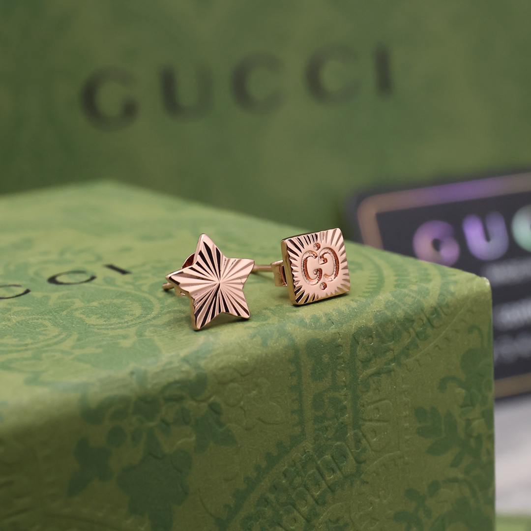 GUCCi five-pointed star earrings