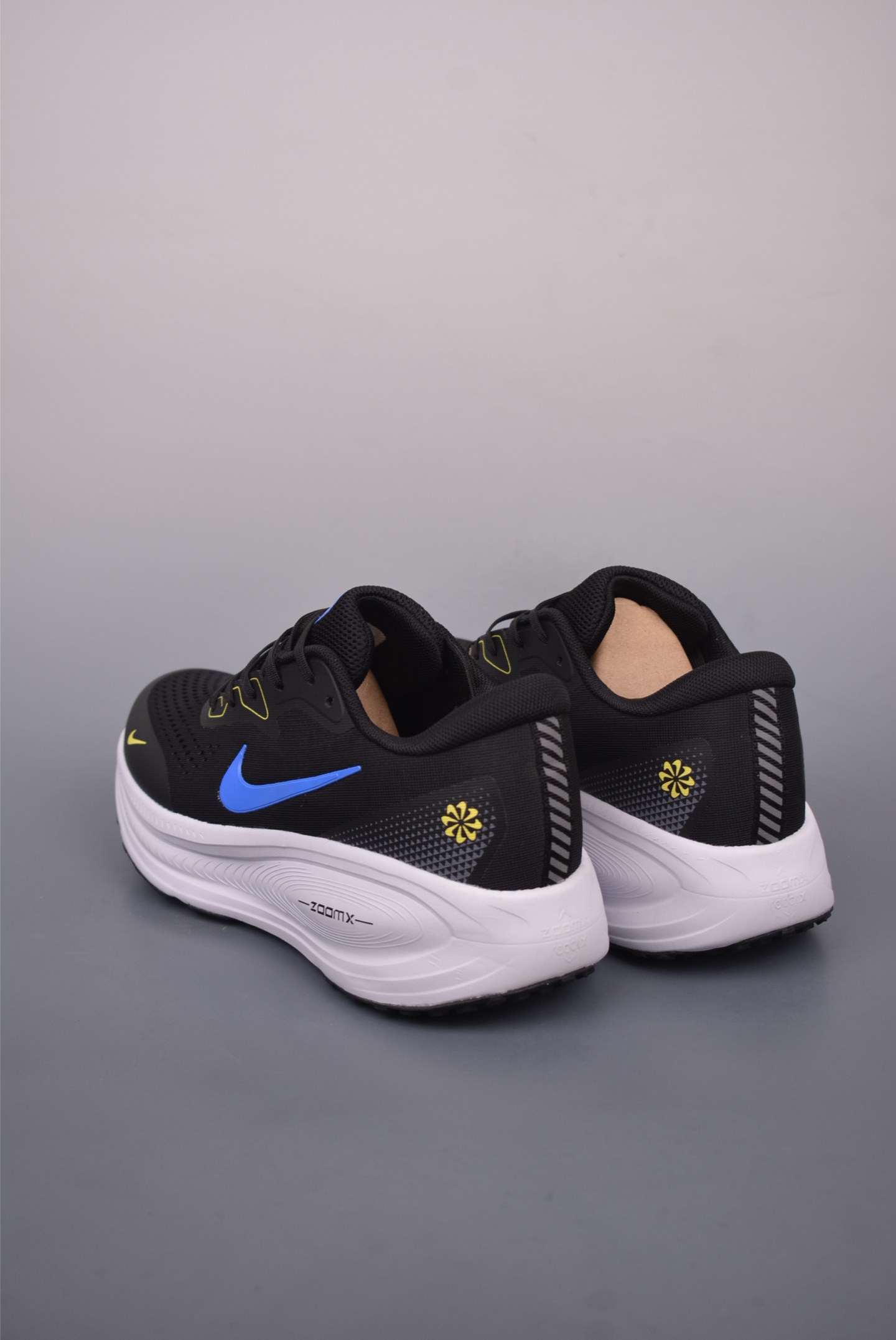 Nike Air Zoom Vomero 18X Black White Blue  HM2519-372