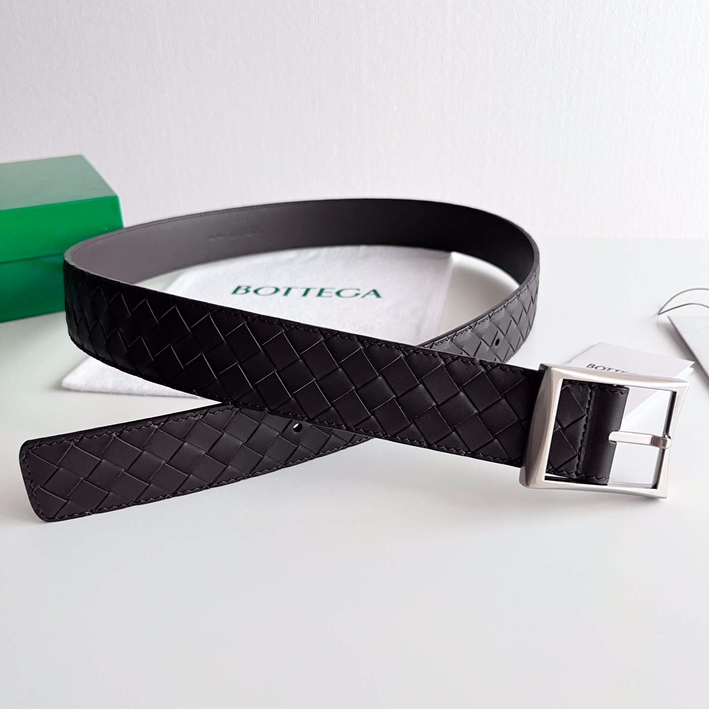 Bottega Veneta intreccio woven cowhide double-sided waistband with a width of 3.5cm