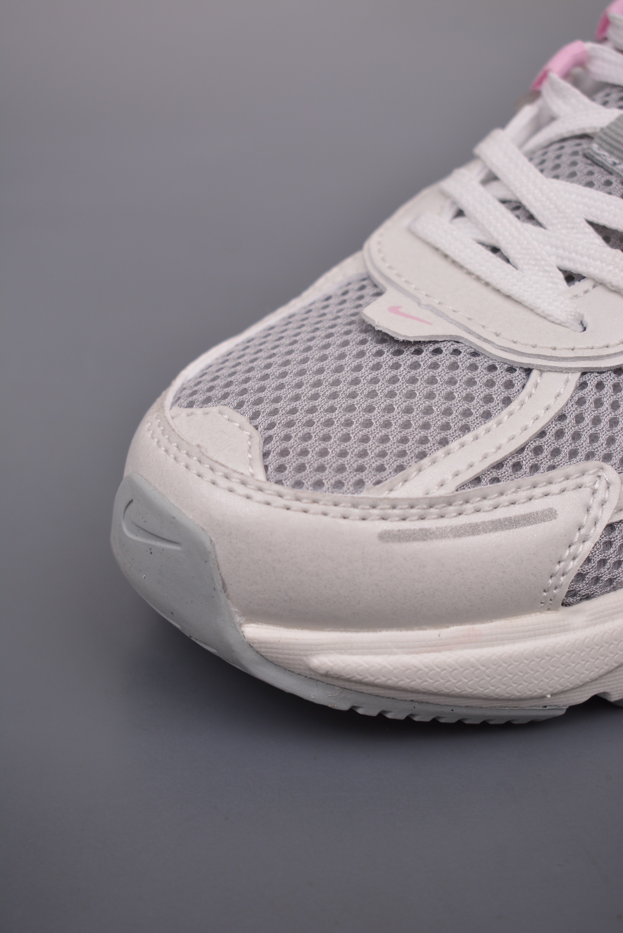 Nike V2K Runtekk Grey Pink White HQ4046-001