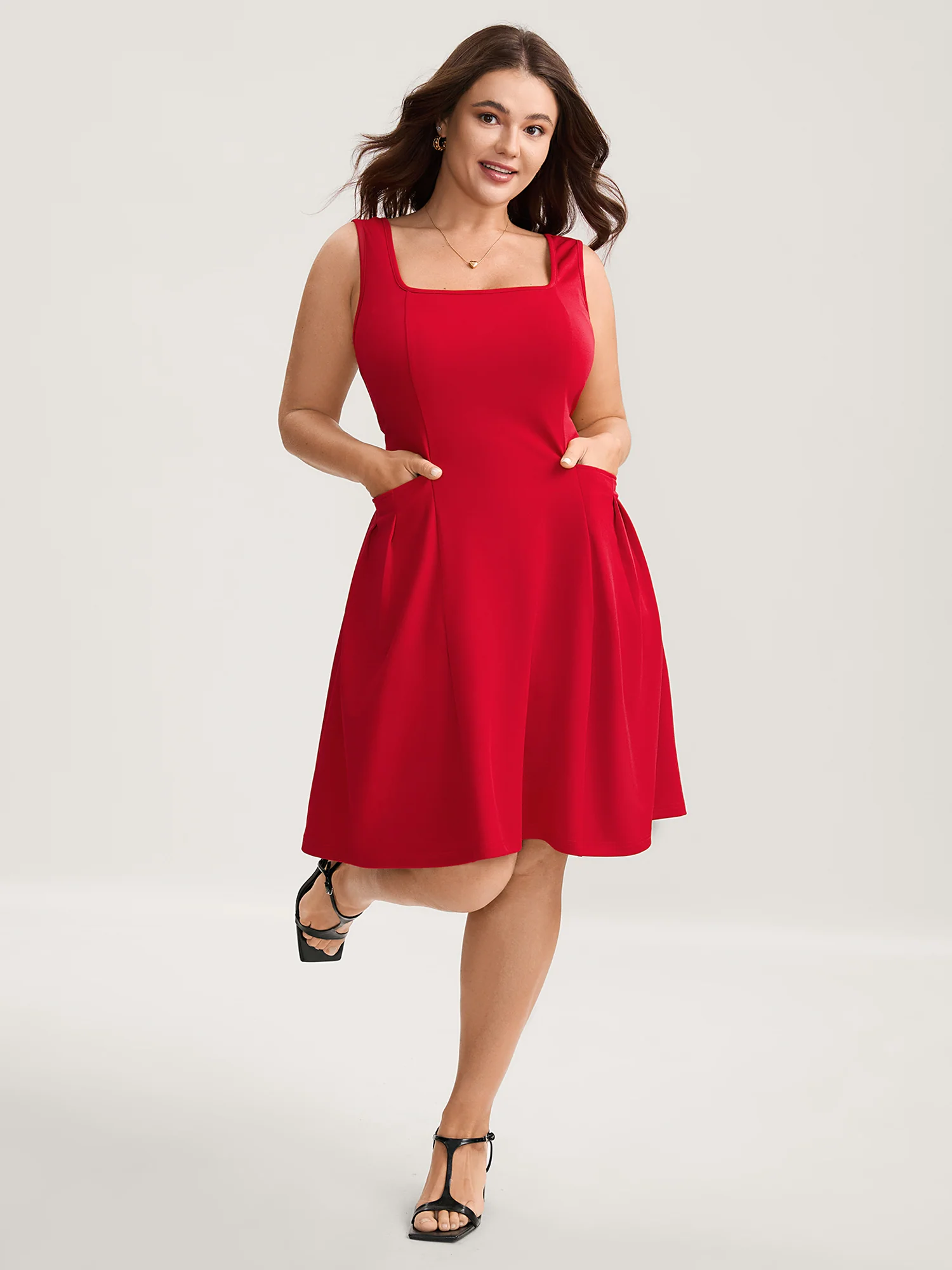 Stretchy Sculpted Side Pockets Midi Dress