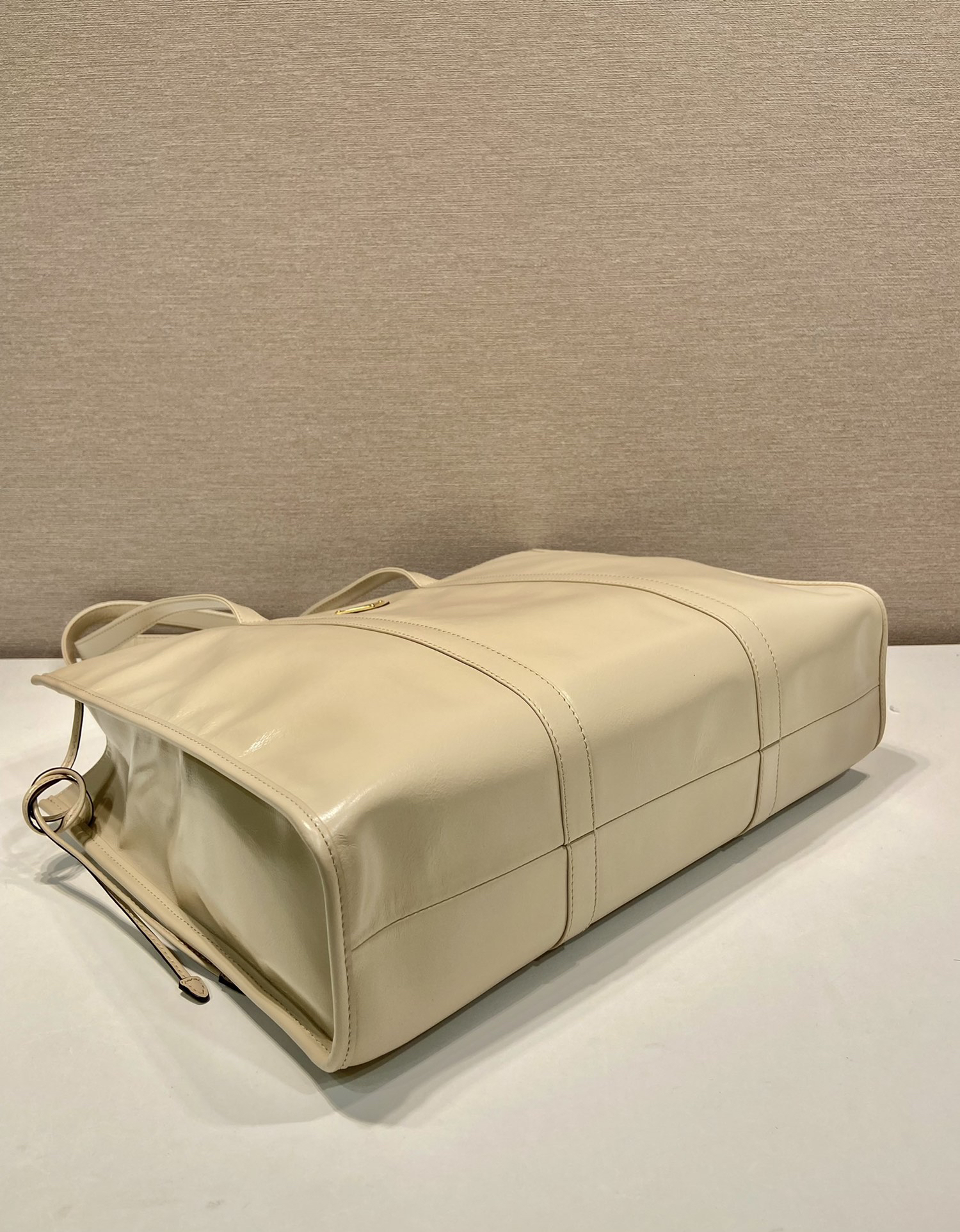 Prada waxed tote bag 1BG460