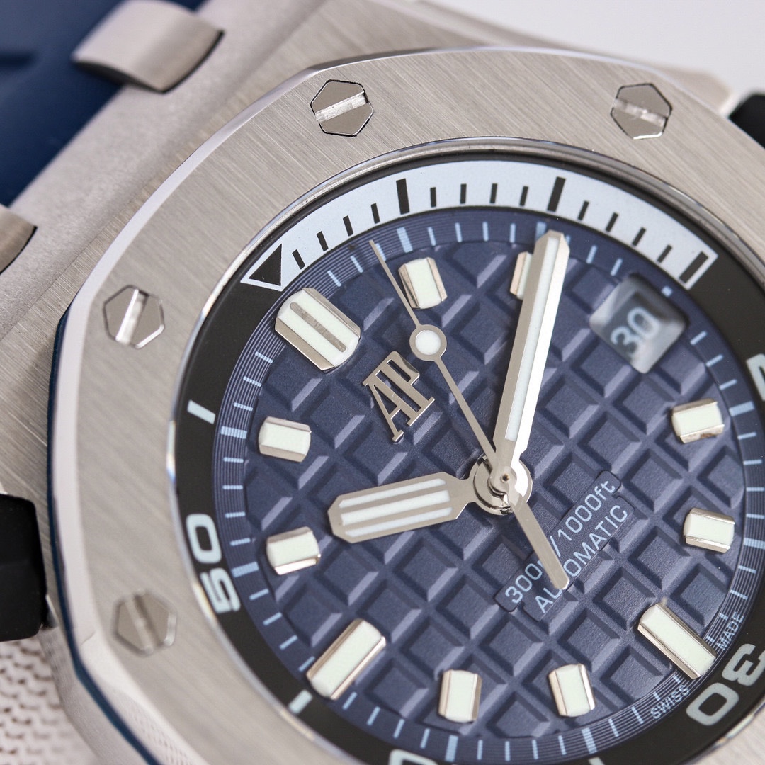 Audemars Piguet Royal Oak Offshore Series 15720ST.OO.A027CA.01