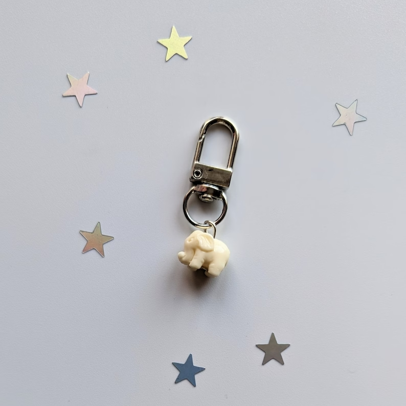 Cream Travel elephant keychain