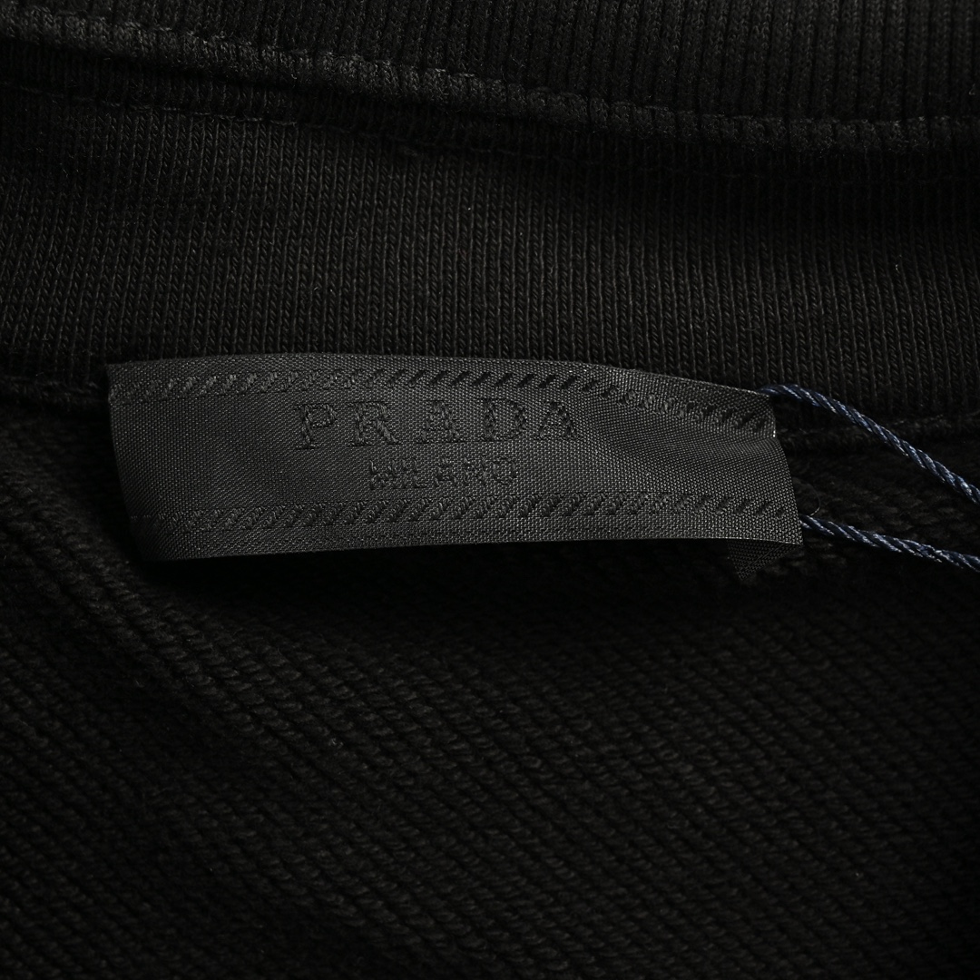 Prada 24Fw Pocket Badge Triangle Logo Half-Zip Lapel Sweatshirt