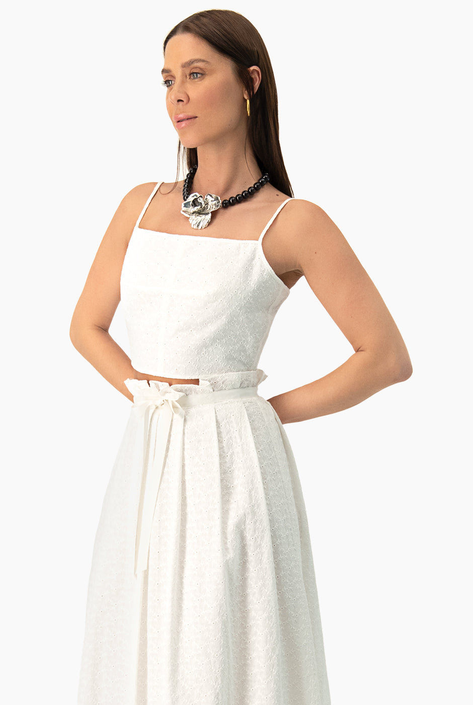 Top blanco de tirante delgado