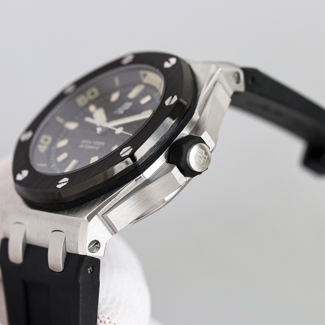 Audemars Piguet Royal Oak Offshore Series 15720CN.OO.A002CA.01