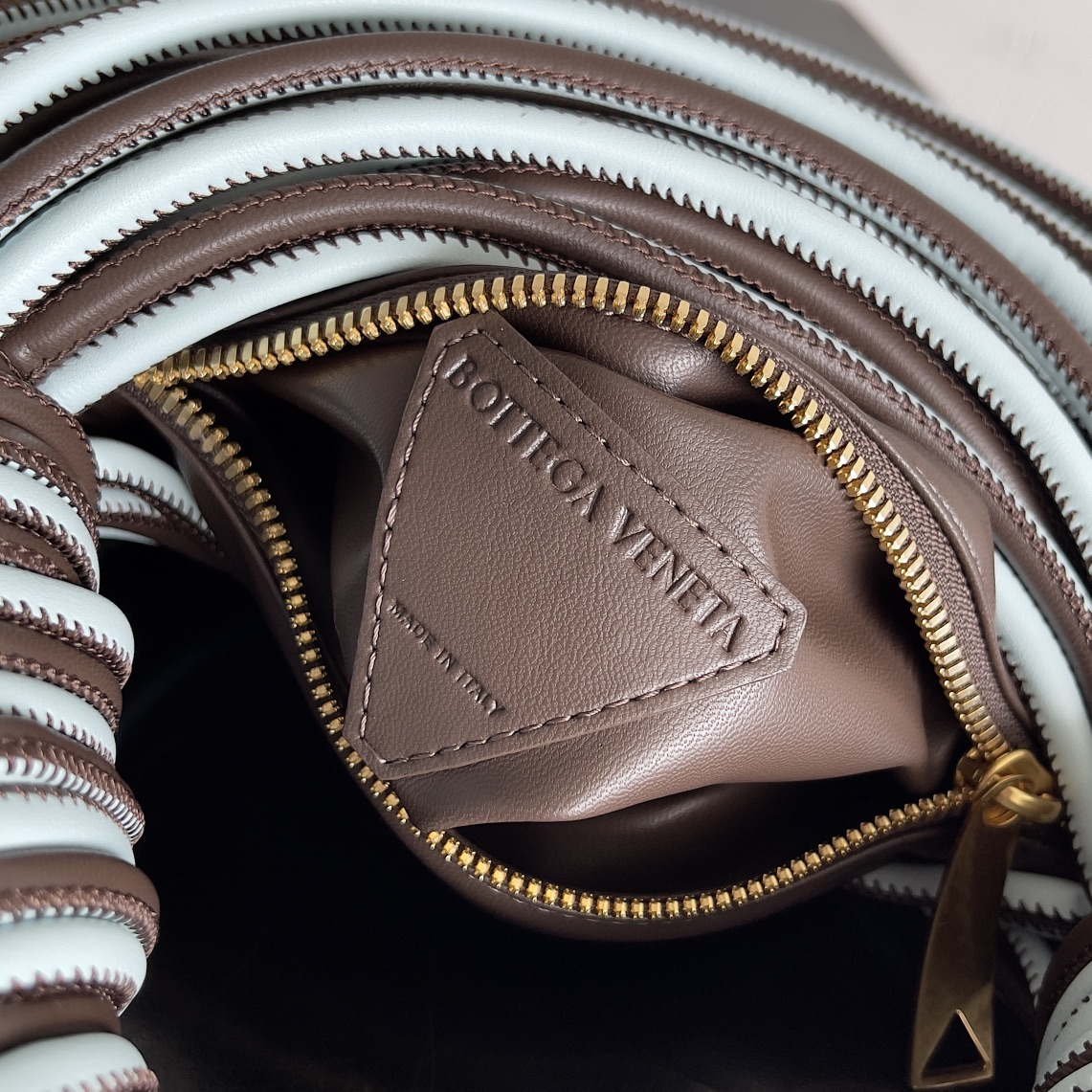 Bottega Veneta tubular leather jodie handbag 755540