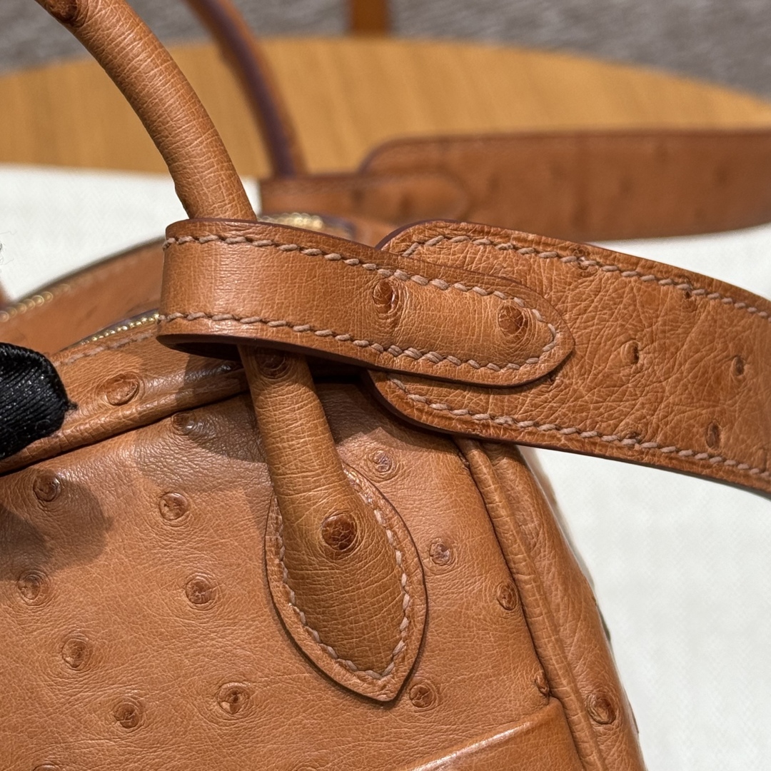Hermès Mini Lindy 37gold Handbag (Handmade to Order)
