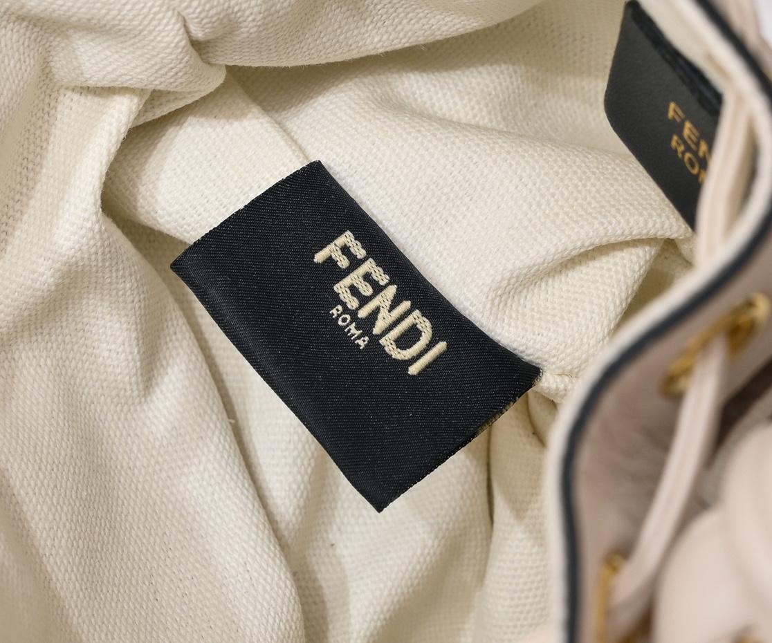 FENDI Braided Handle Bucket Bag 0189