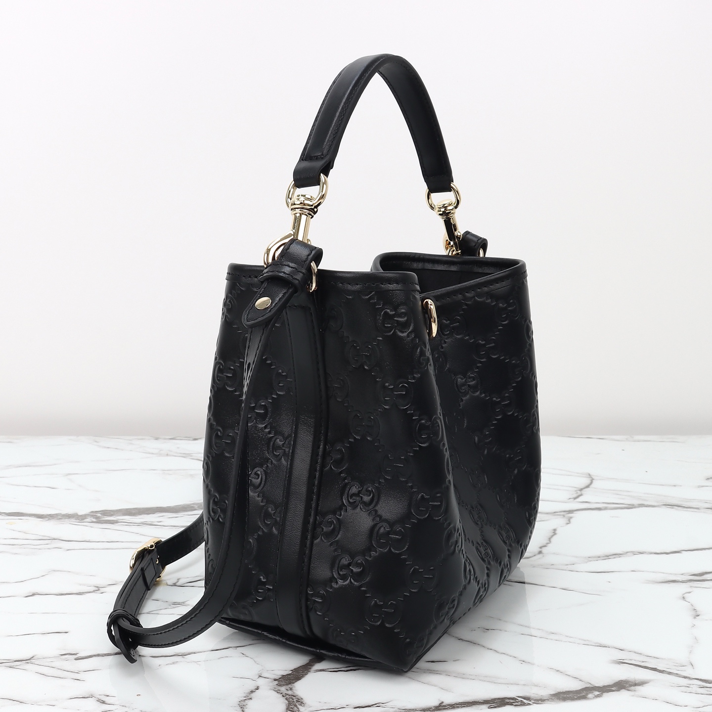 Gucci GG Emblem small bucket bag ‎815118 AAFDV 1000