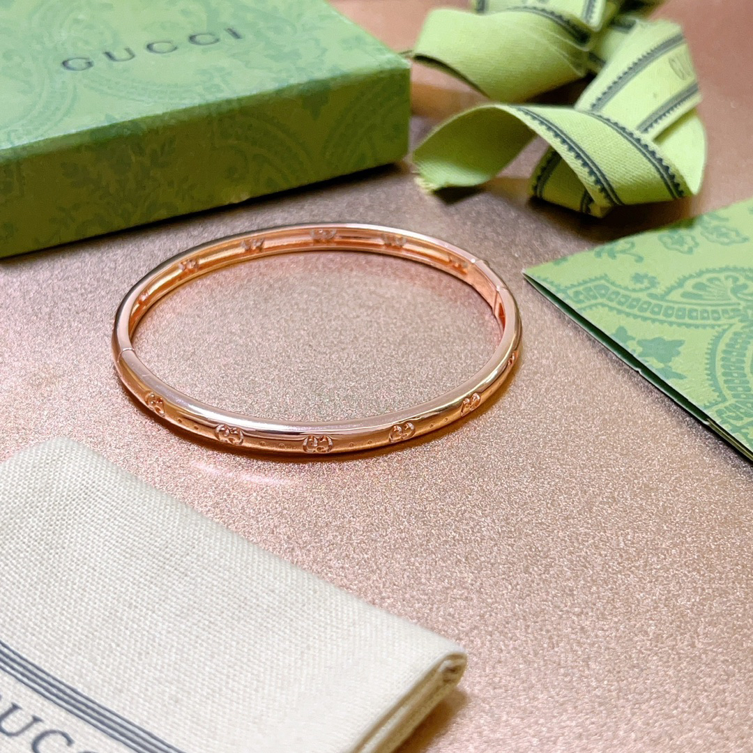Gucci Thin Ring Engraved Rose Gold Bracelet