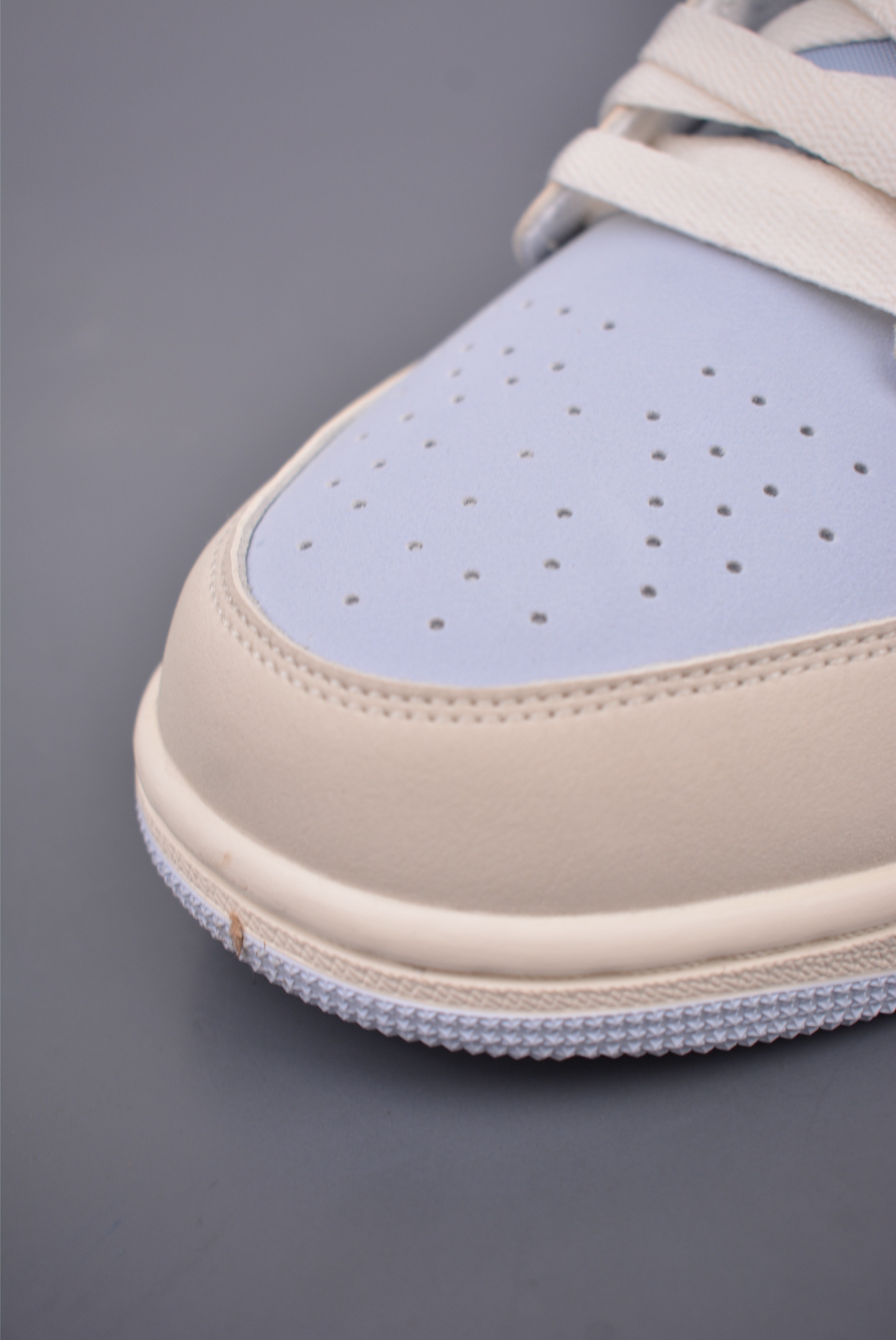 Nike Wmns Air Jordan 1 Low GS White Blue Gray IB4003-407