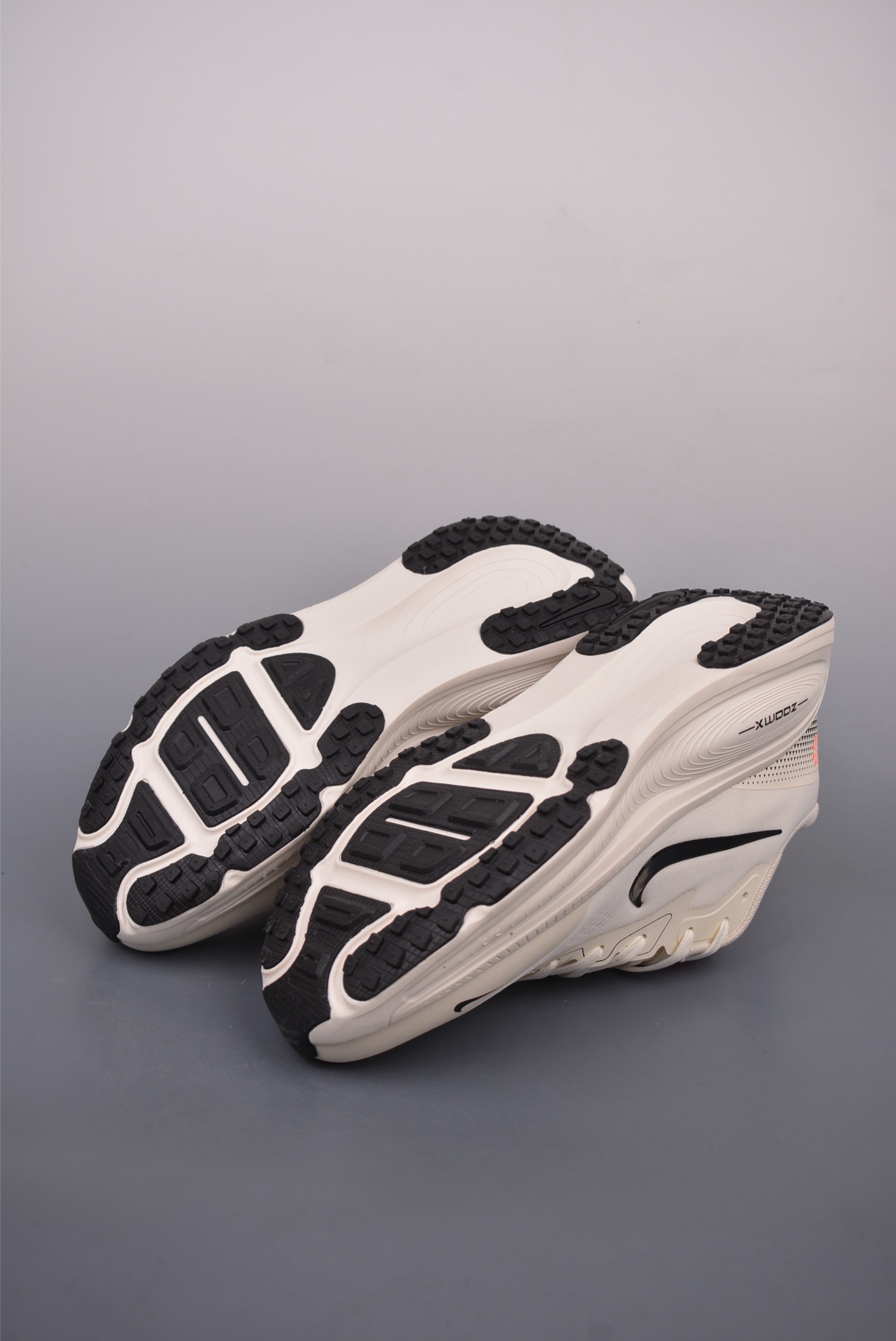 Nike Air Zoom Vomero 18X 2025 Beige