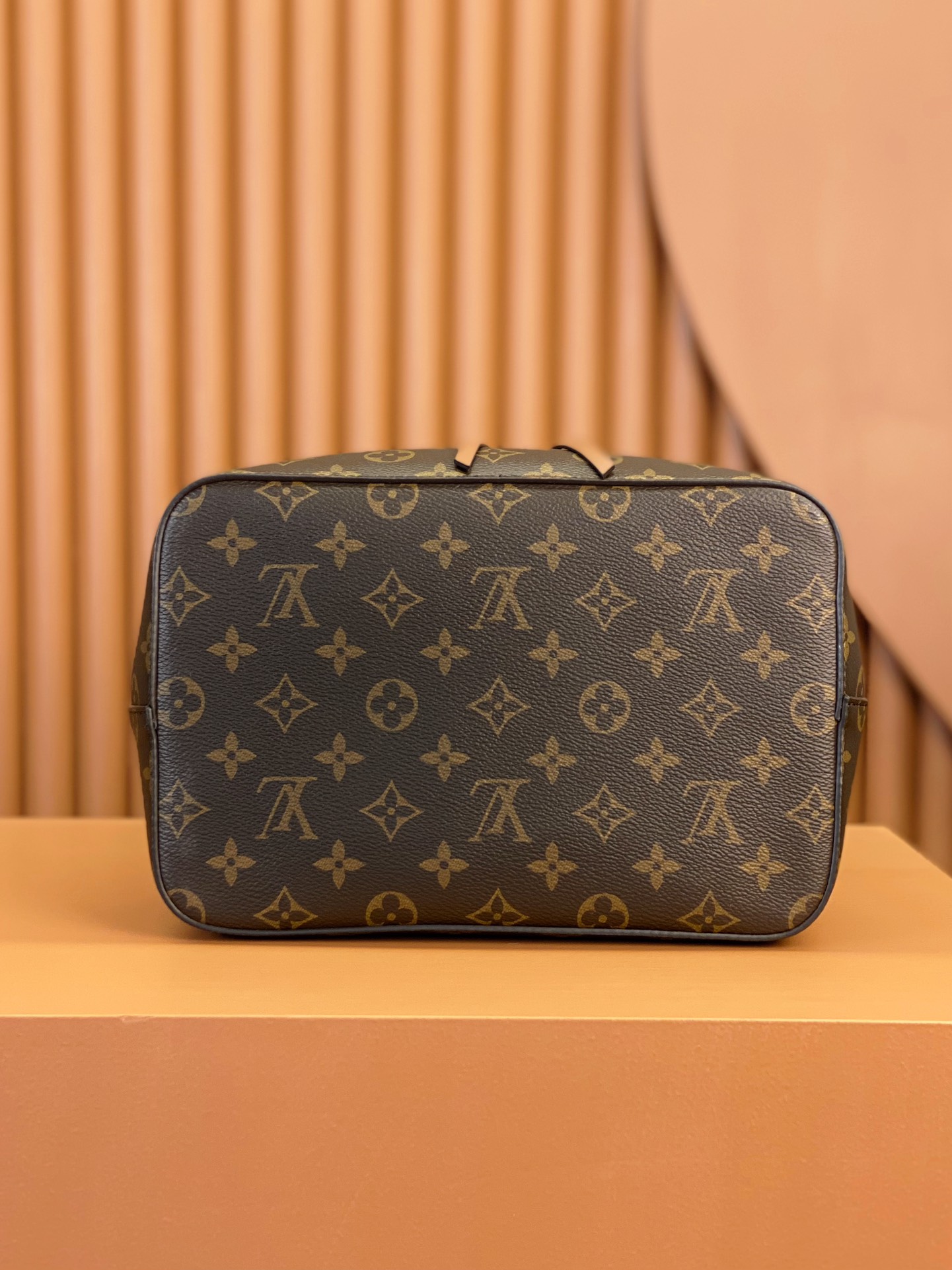 Louis Vuitton NÉONOÉ Medium Handbag M44887