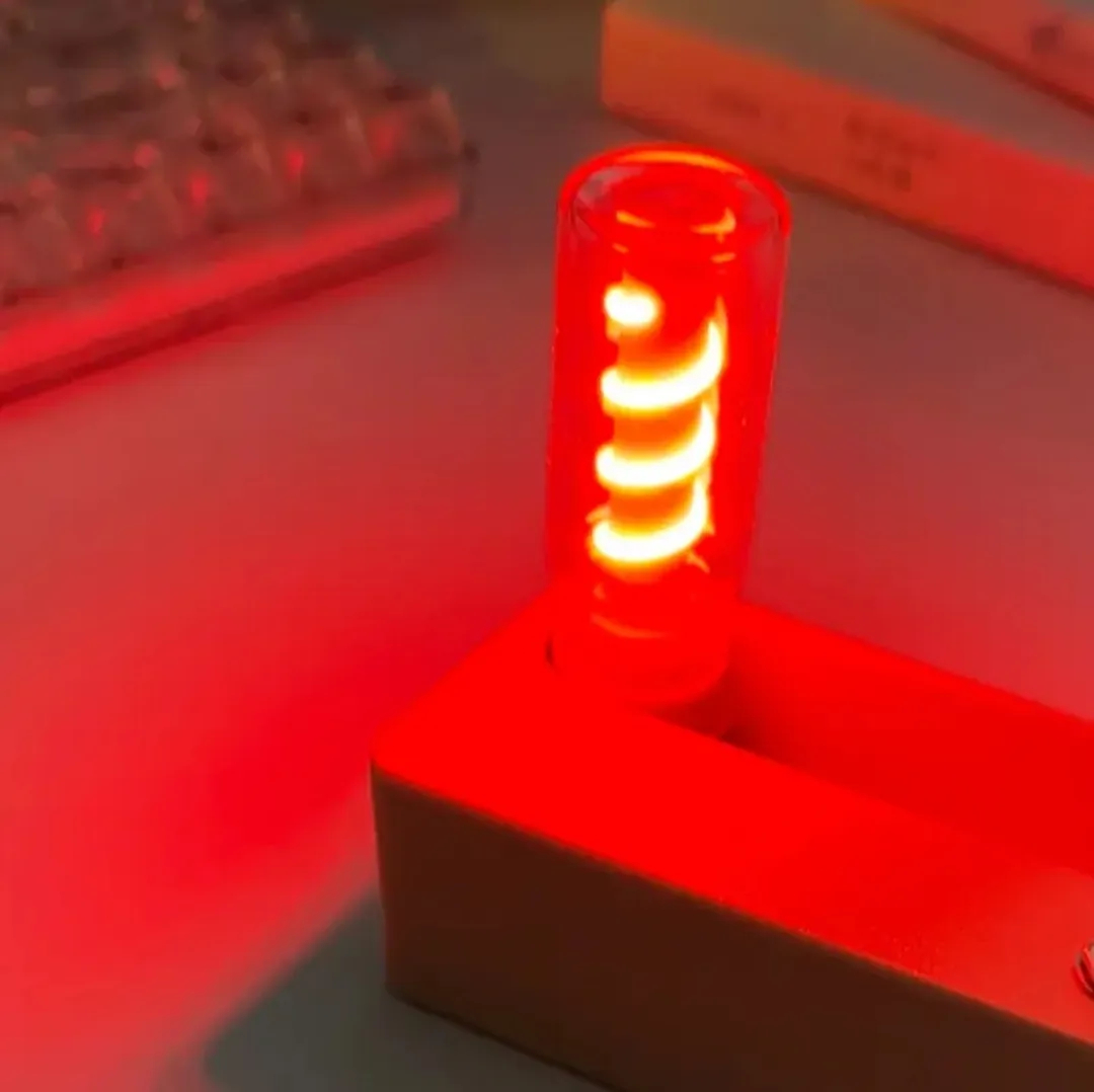 ✨Creative Magnetic Flippable Table Lamp