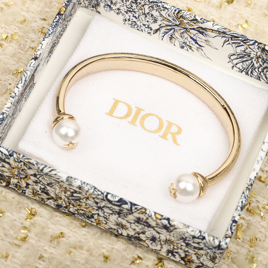 Dior open pearl bracelet