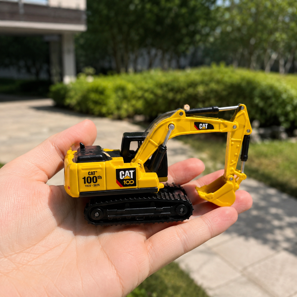 Hot Wheels CAT® Hydraulic Excavator – 100th Anniversary Edition