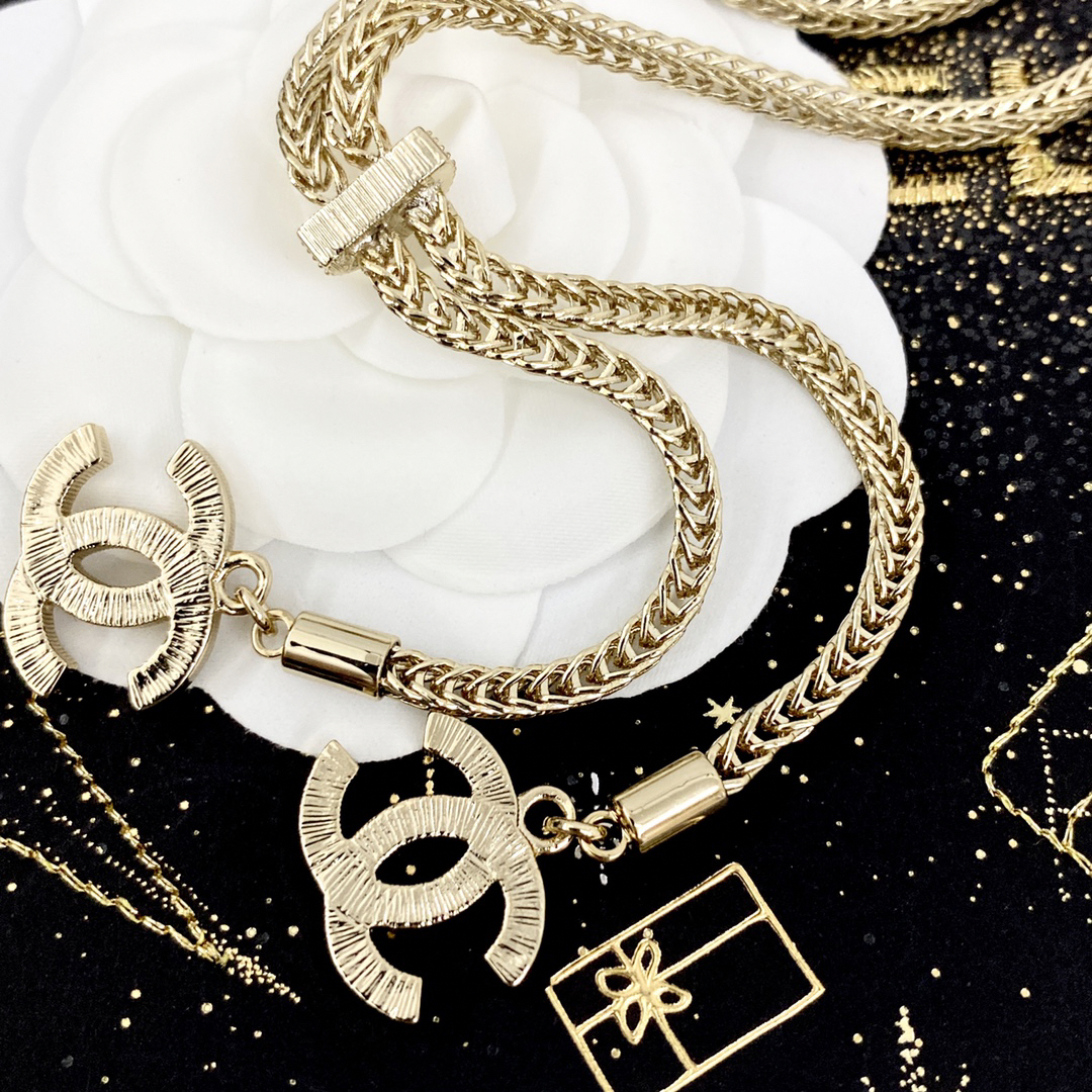 CHAN 24 Double C Pendant Light Gold Y Chain