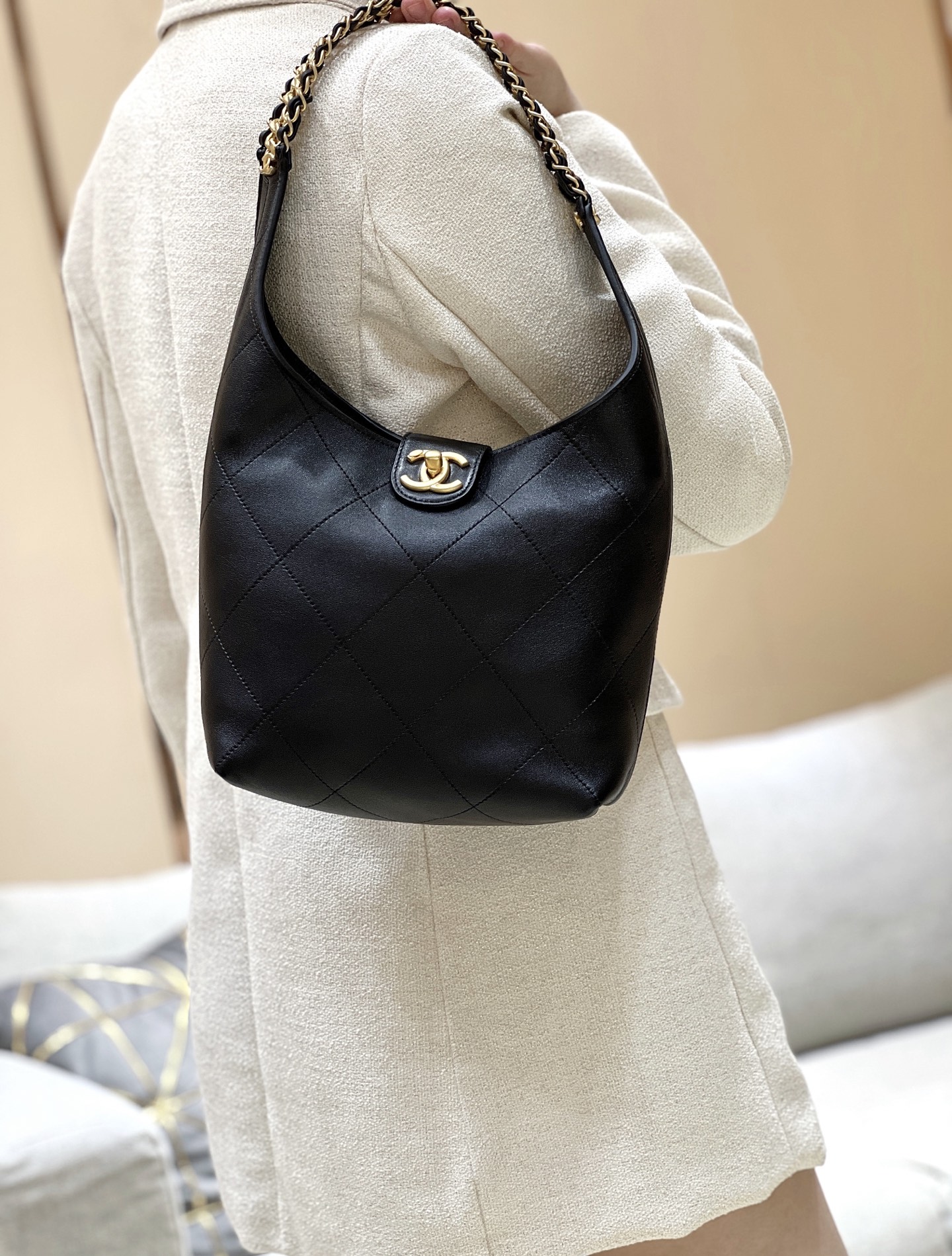Chanel 25P Spring/Summer Preview Series Hono Hippie Bag AS5403