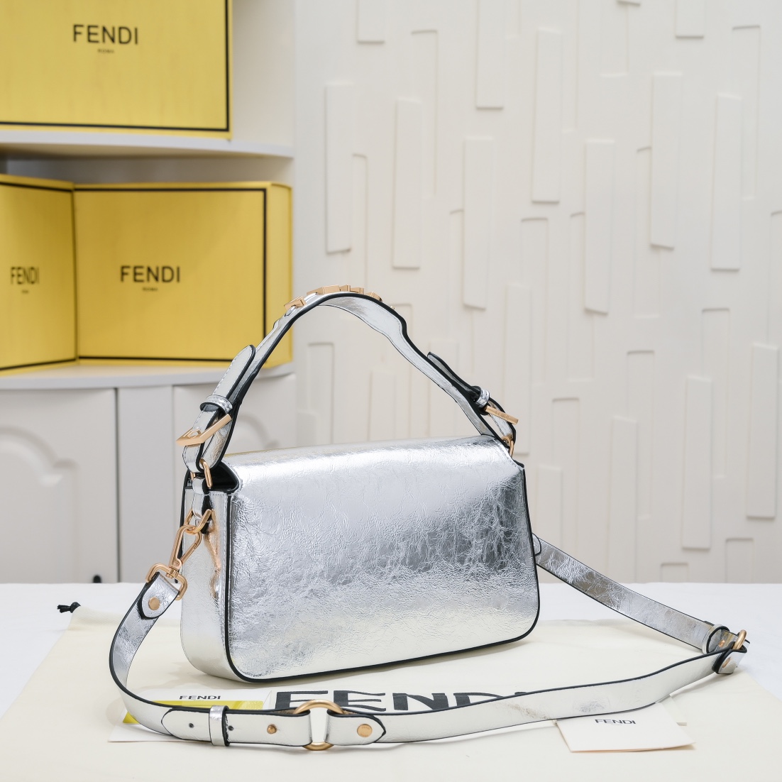 FENDI BAGUETTE handbag 6809
