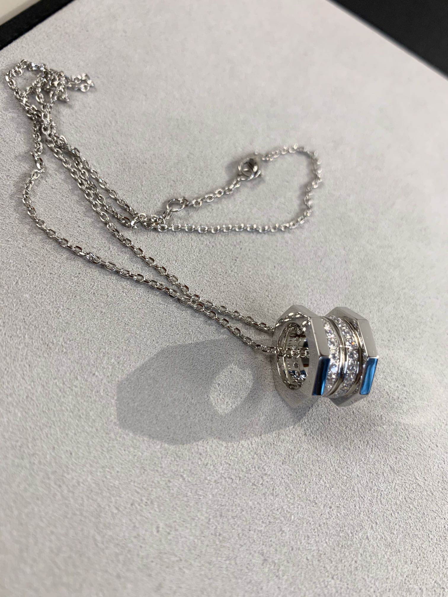 Cartier screw necklace