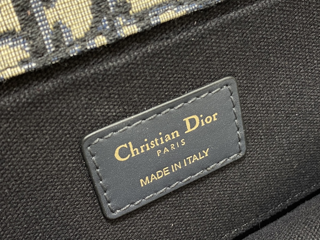 Dior Montaigne 30 Chain Bag