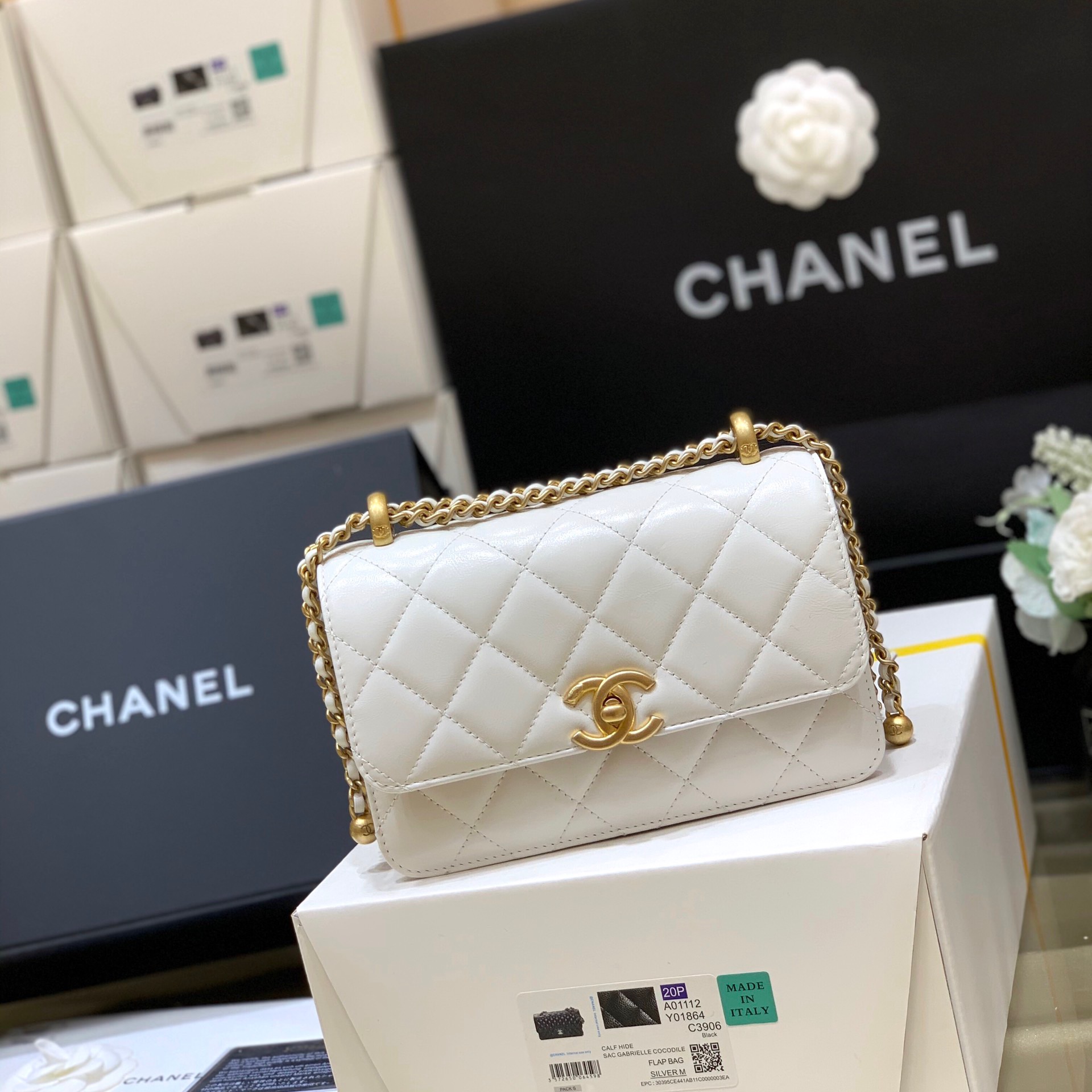 Chanel 2021 Early Fall Haute Couture Collection Double Gold Bead Chain Bag AP2615
