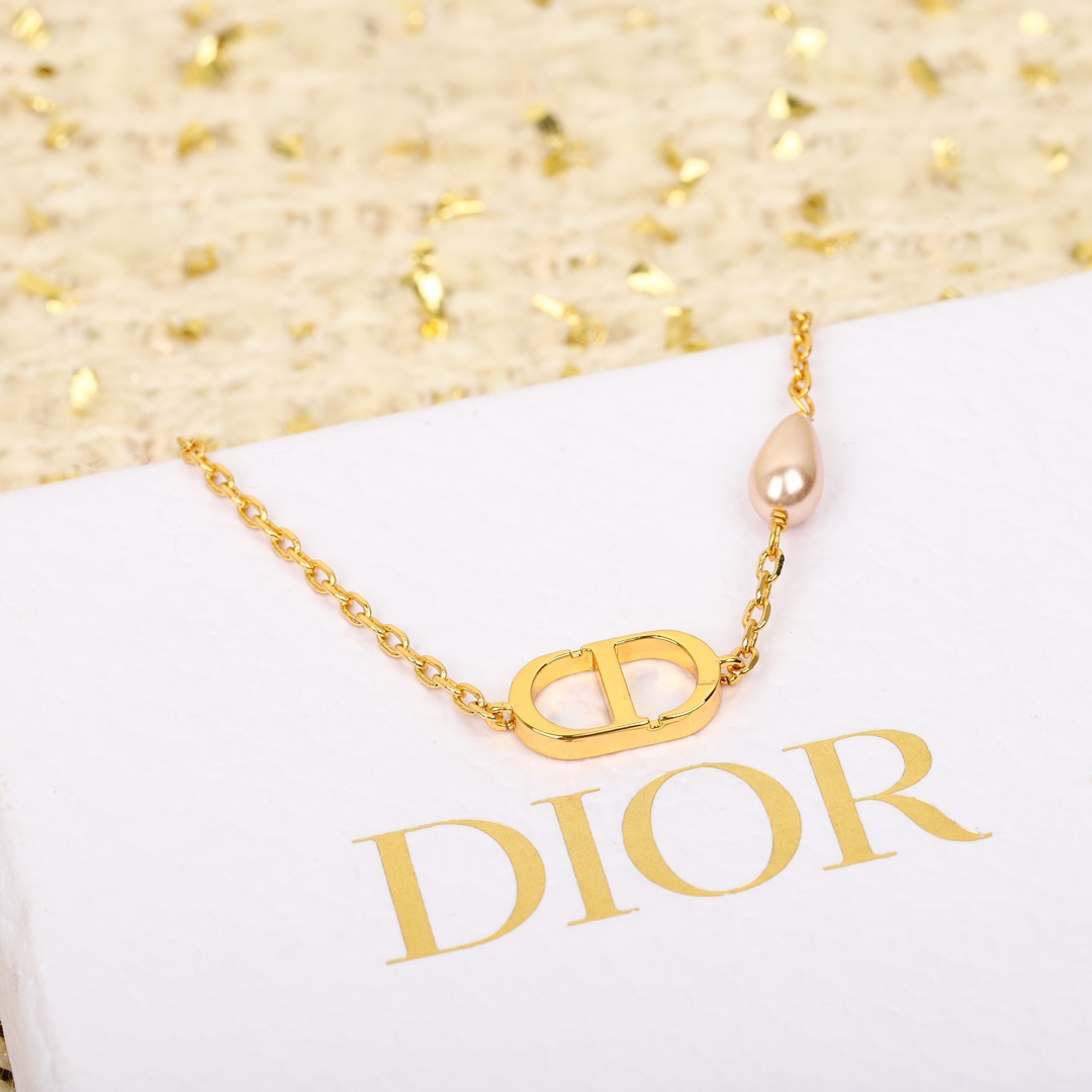 Dior CD letter drop pearl bracelet
