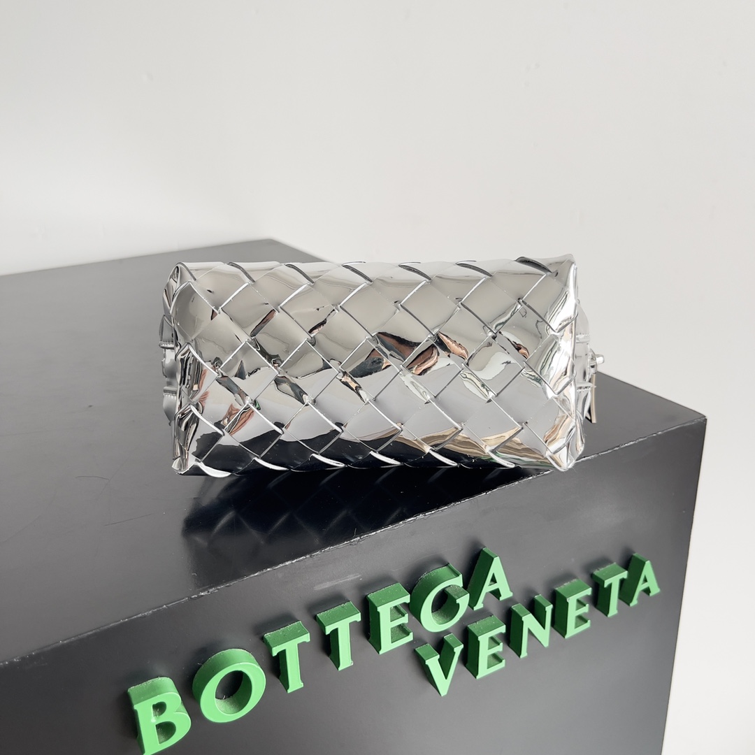 Bottega Veneta Women's Braided Cosmetic Bag 764044