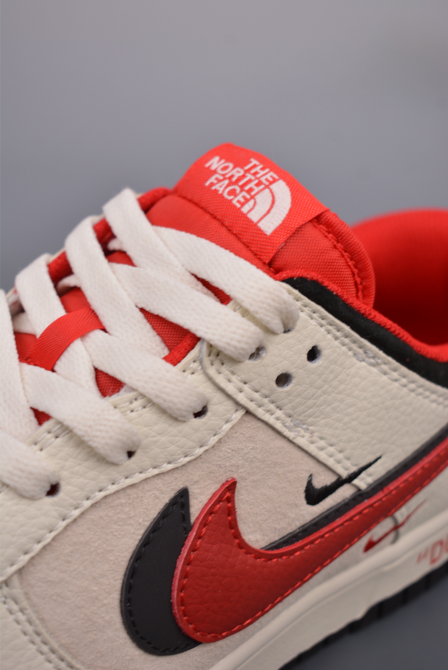 The North Face x Nike SB Dunk Low The North Face Beige, Red and Black DJ2024-127