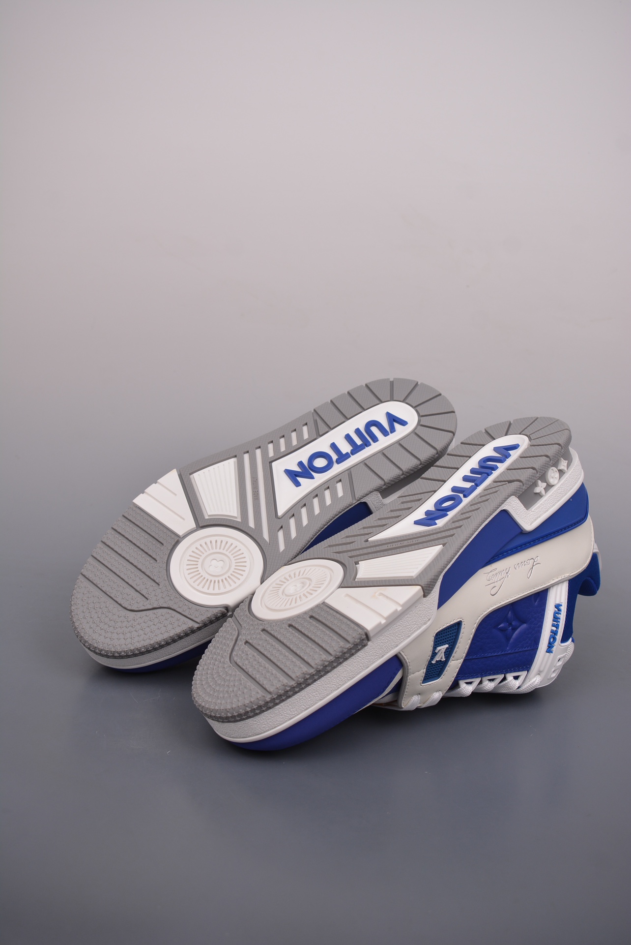 Louis Vuitton Trainer Sneaker Low Blue and White Jacquard
