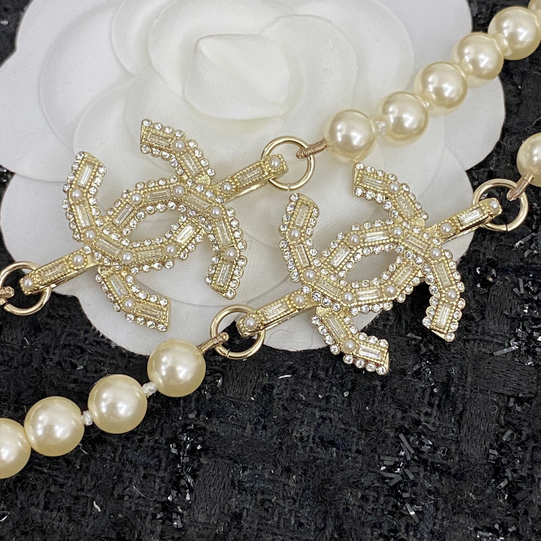 Chanel full diamond double c pearl necklace