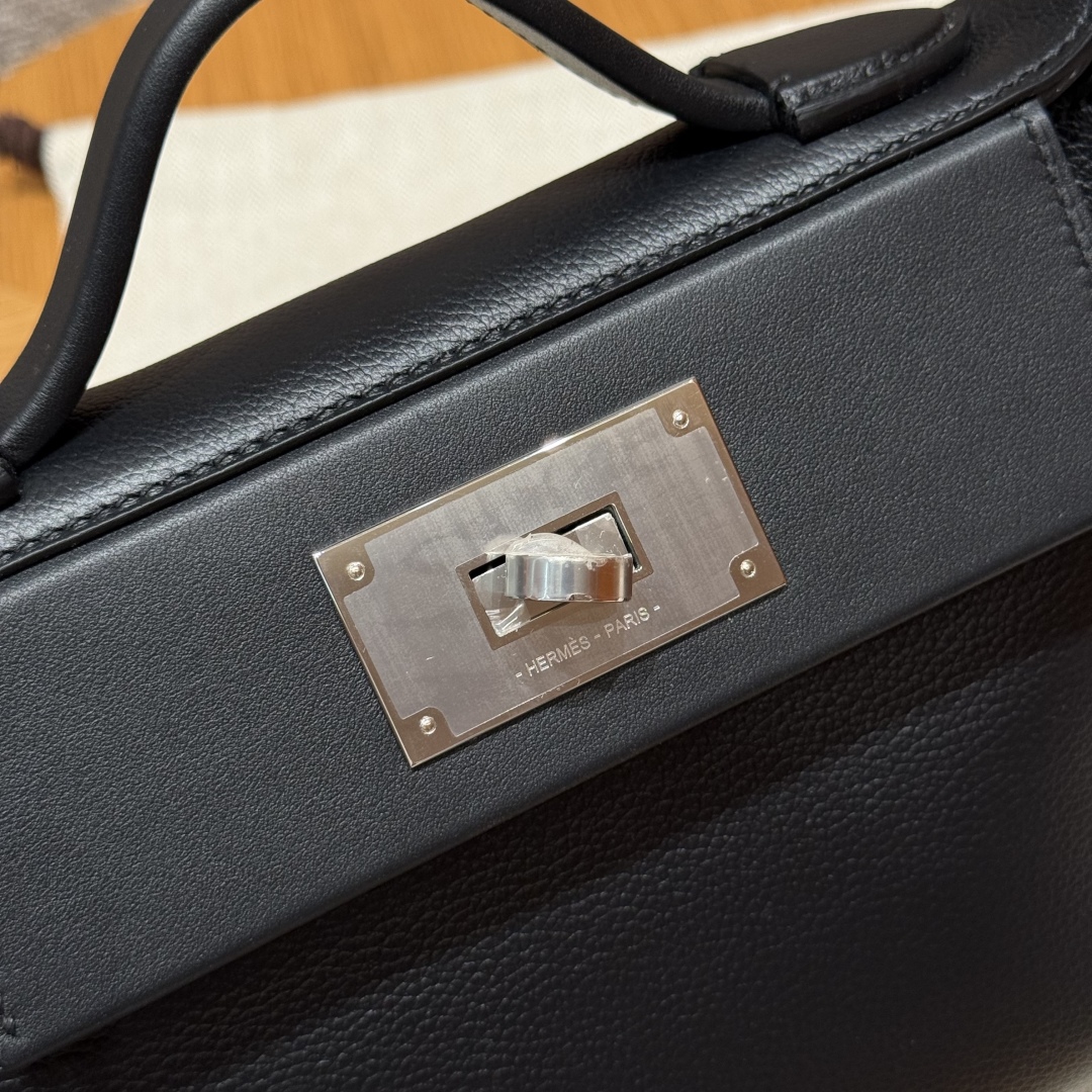 Hermes Kelly2424 89Noir Handbag (Handmade to order)