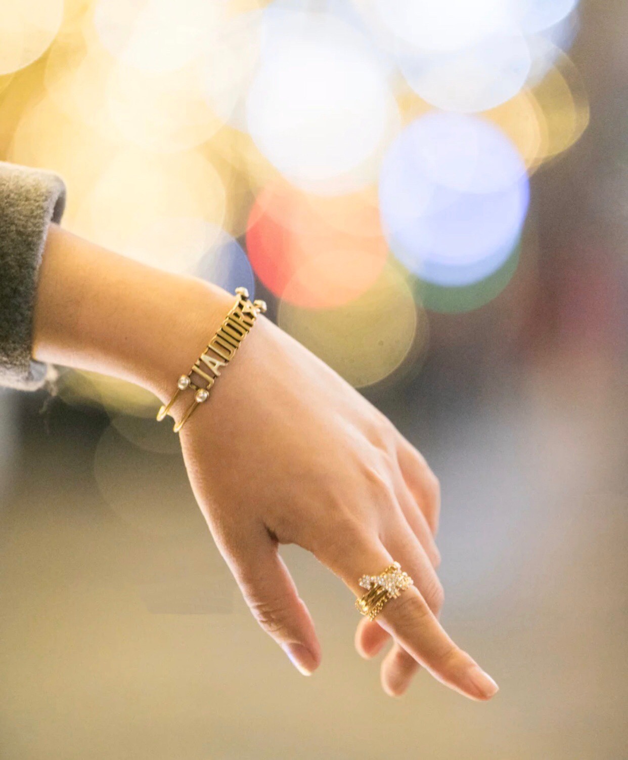 Dior hollow open pearl bracelet
