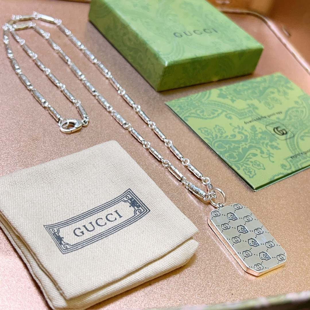 Gucci Anger Forest series GG shallow carved vintage necklace