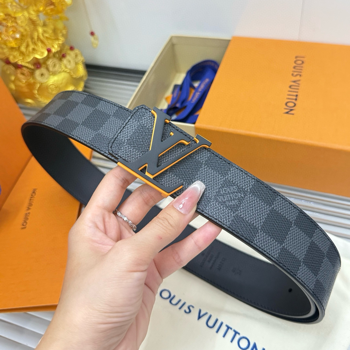 Louis Vuitton Classic Black Belt for Men, 4CM Width