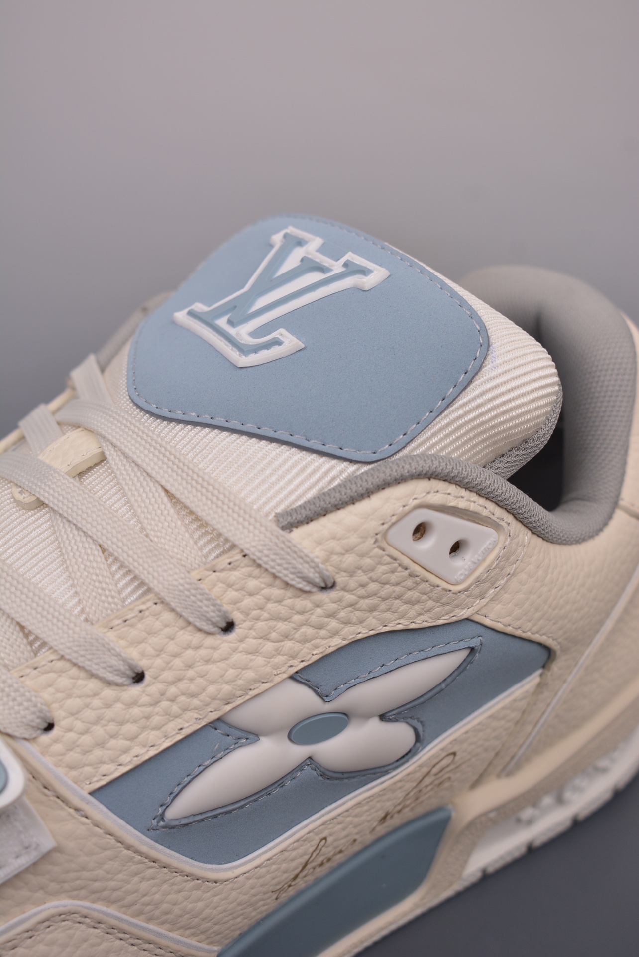 Louis Vuitton Archlight Sneakers casual sports shoes beige blue
