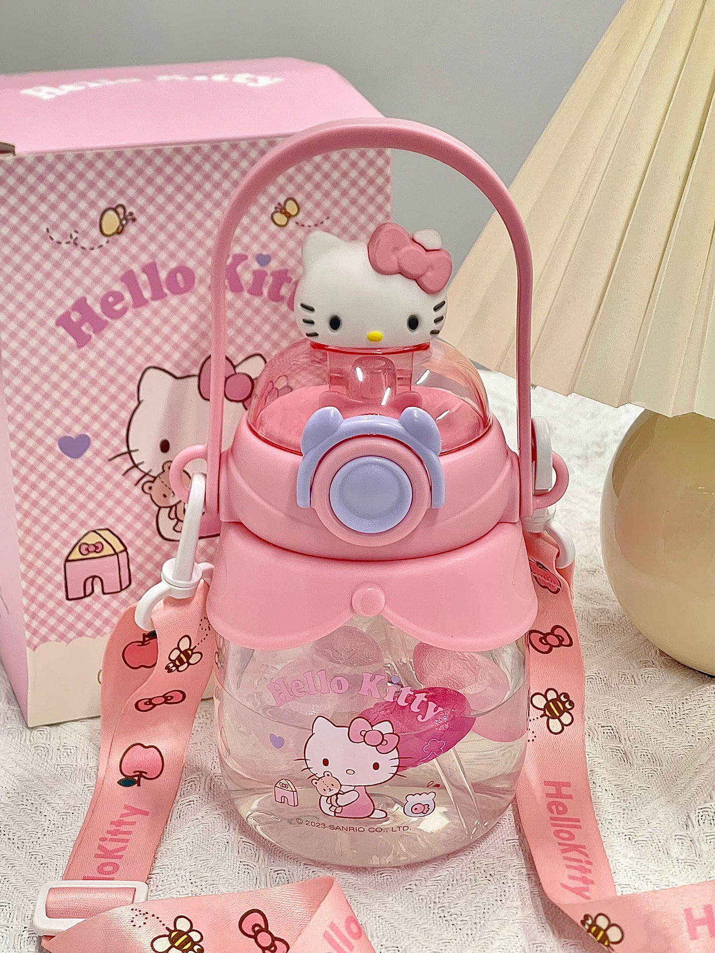 Sanrio Hello Kitty Portable Large-capacity Water Bottle(750ml)