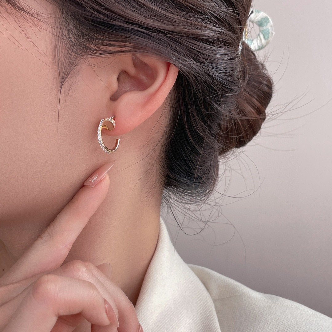 Cartier nail diamond earrings