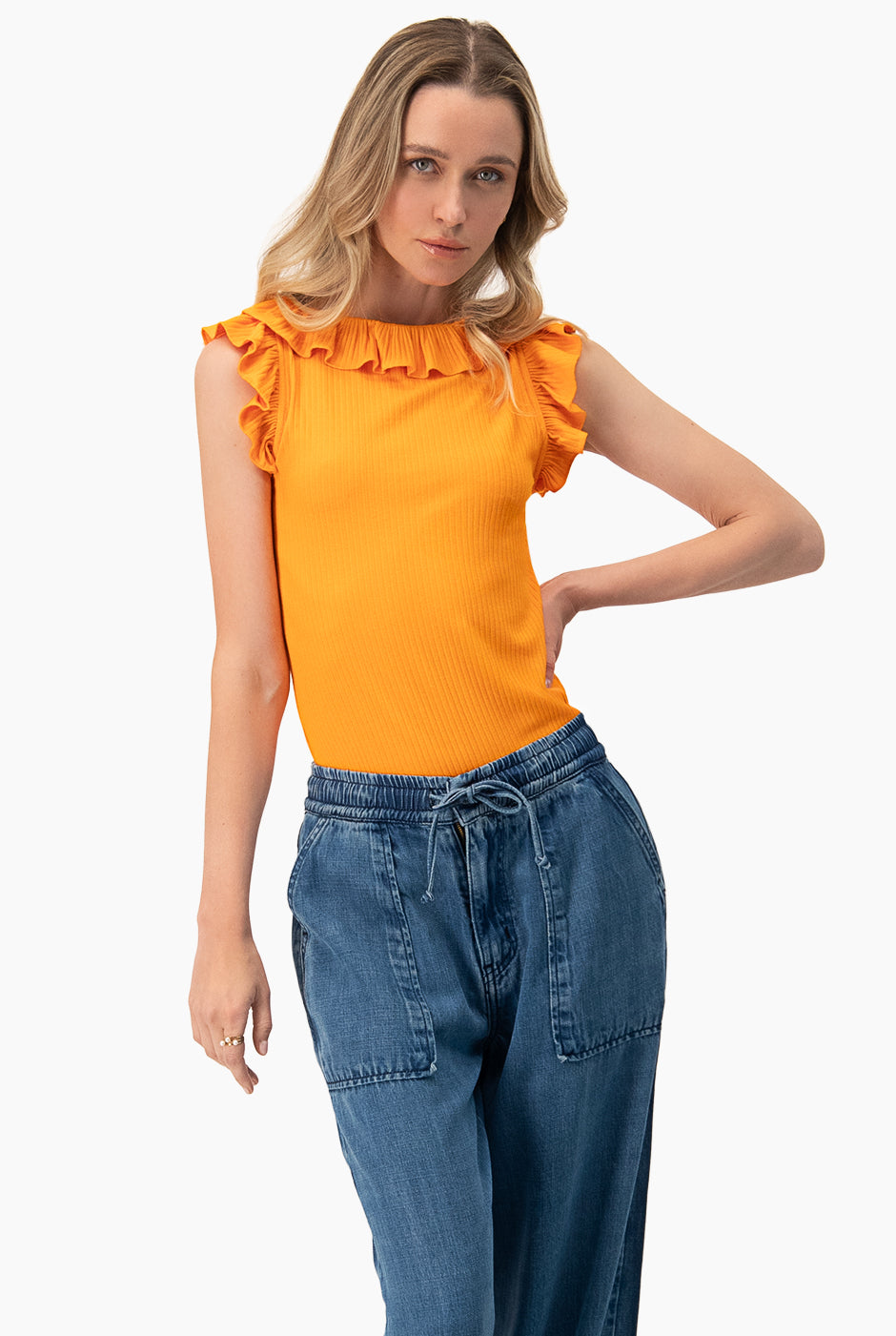 Blusa naranja de escote redondo