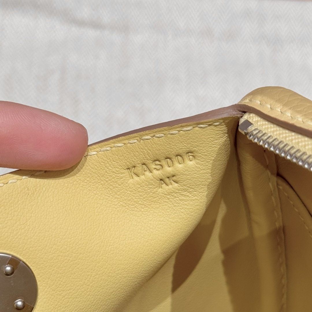 Hermès Mini Lindy 1ZJaune Poussin Handbag (Handmade to Order)