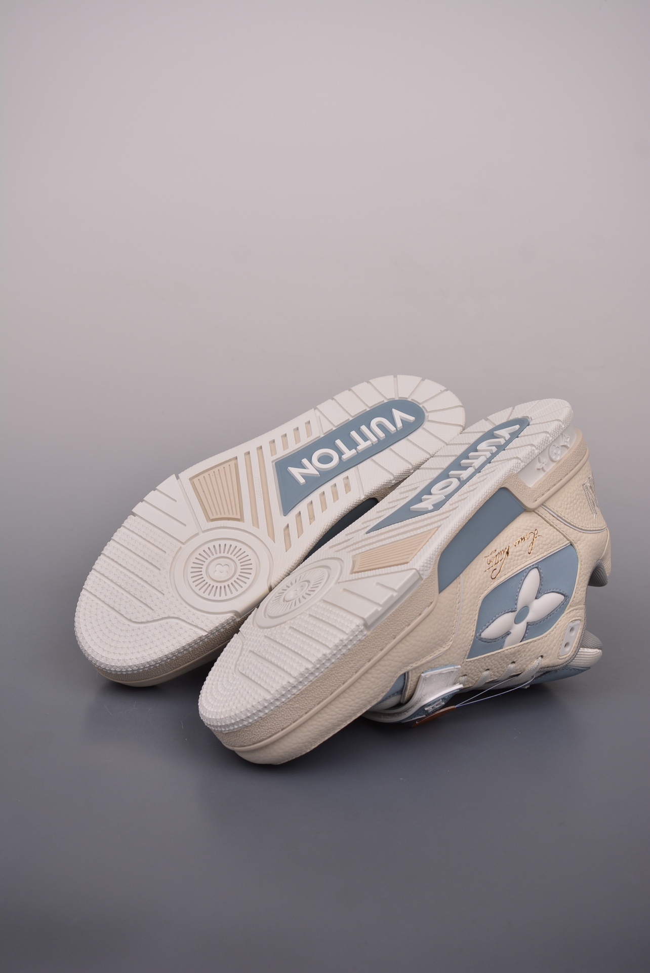Louis Vuitton Archlight Sneakers casual sports shoes beige blue
