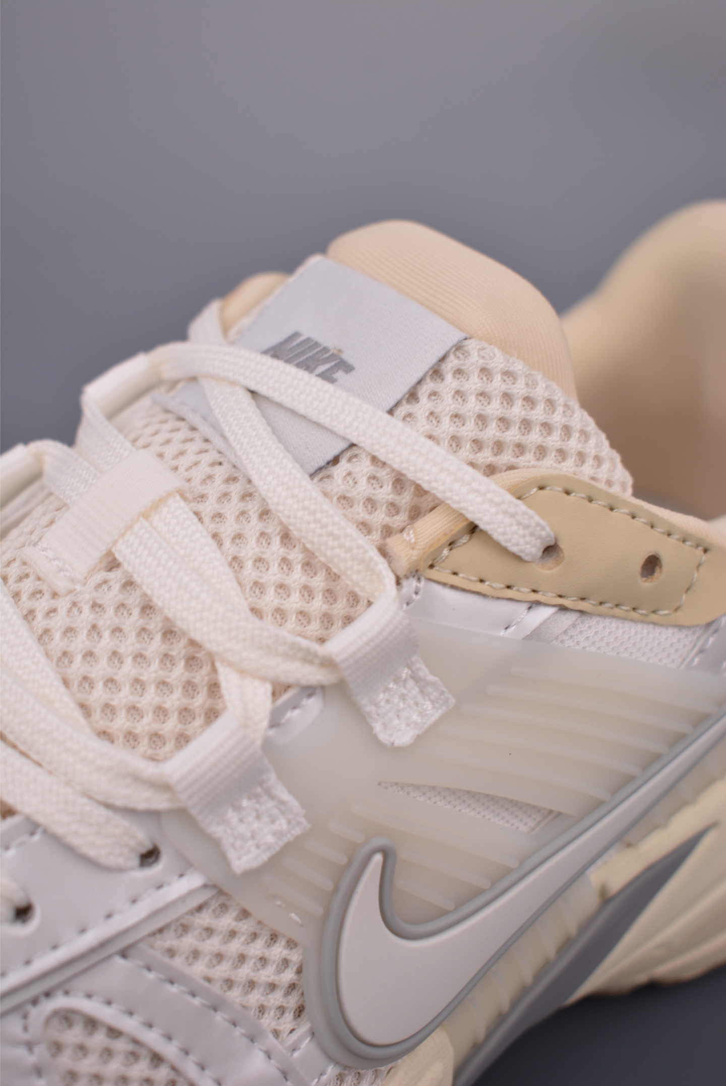 Nike V2K Runtekk 