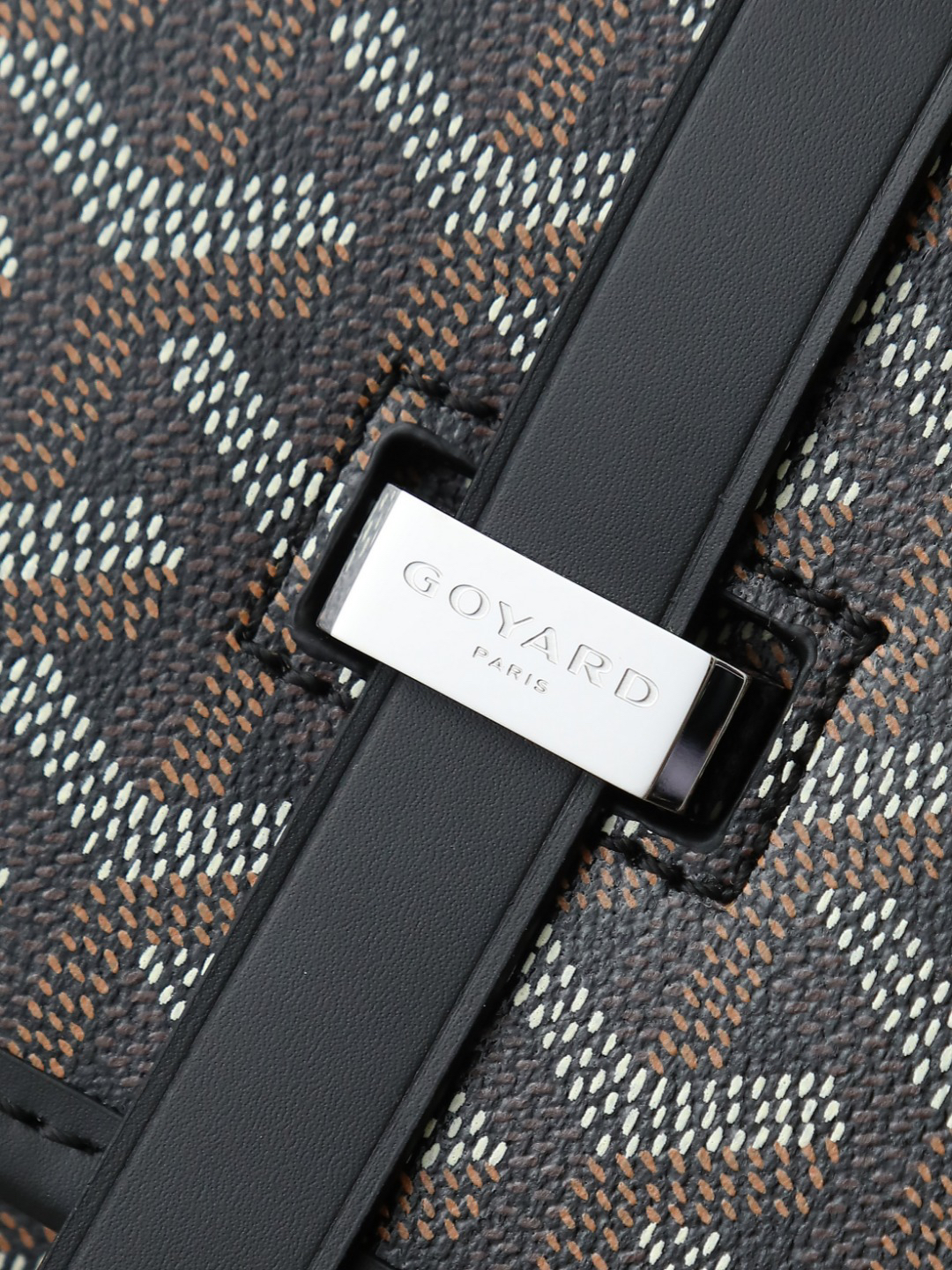 Goyard belvedère shoulder bag 244