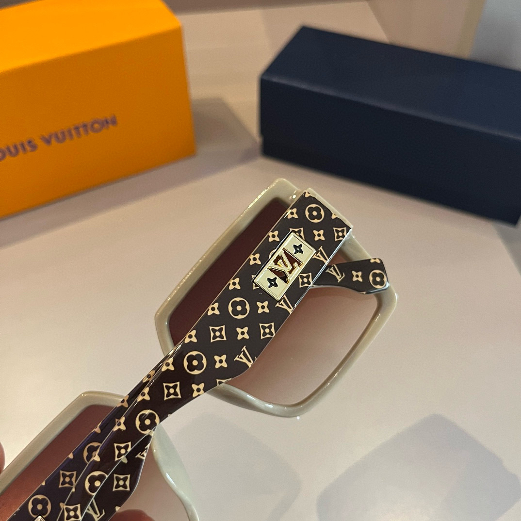 Louis Vuitton square-frame sunglasses