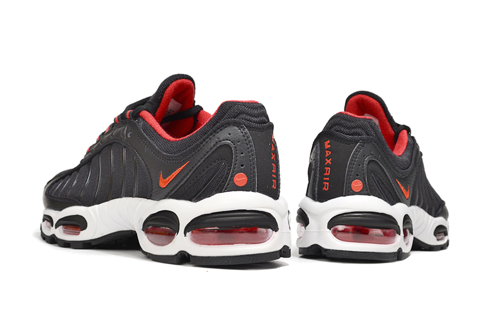 Air Max TailWind 4