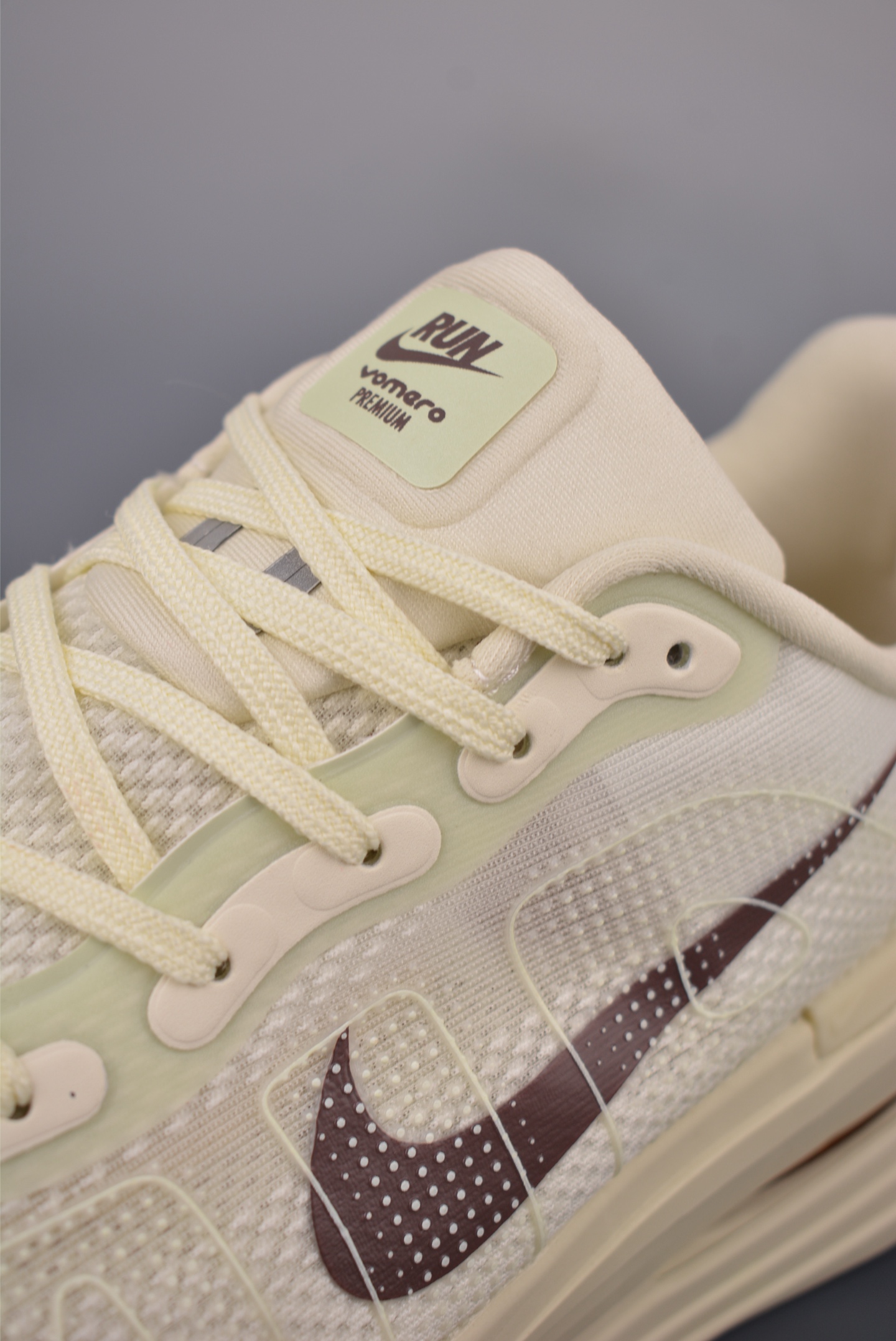 Nike Vomero Premium Air 